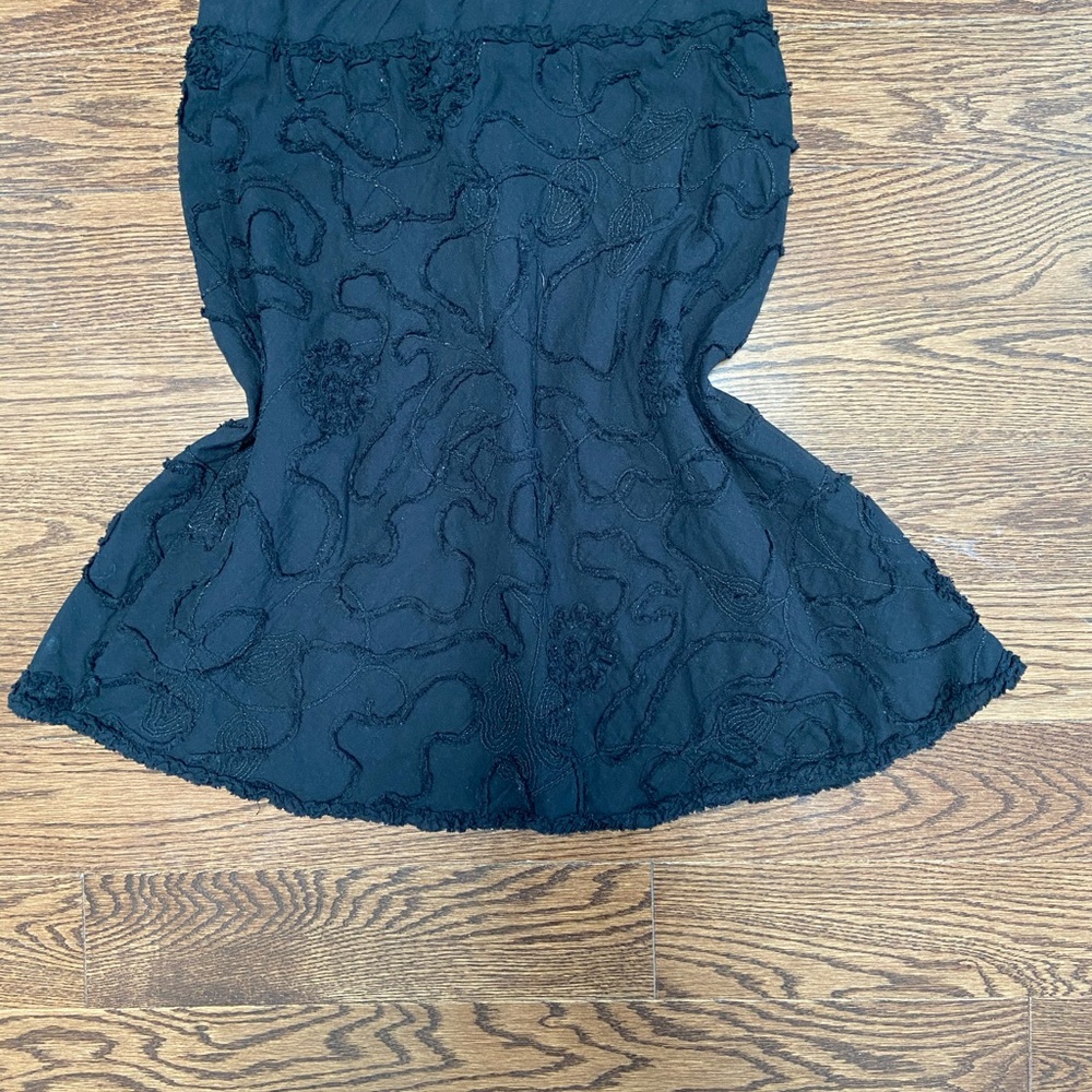 BOHO Skirt,, embroidered with a bit of flair. Elastic waist.
Lined.